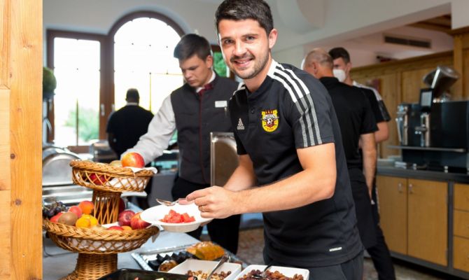 Штрафы, фреши, дневной сон: как тульский «Арсенал» проводит сборы в Австрии