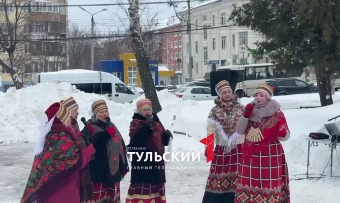 Снежный субботник в Туле проходит под музыку и песни