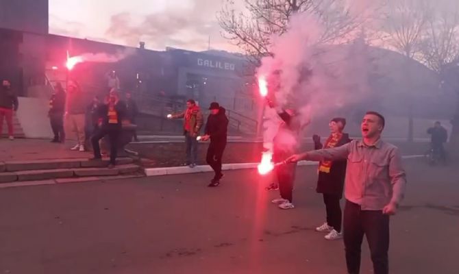 Болельщиков тульского "Арсенала" оштрафовали за файер-шоу в Саратове