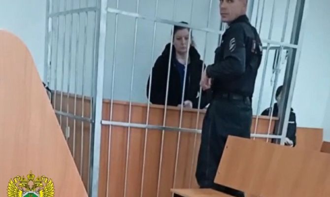 В Тульской области мать двух маленьких детей на 9 лет отправили в колонию за убийство сожителя