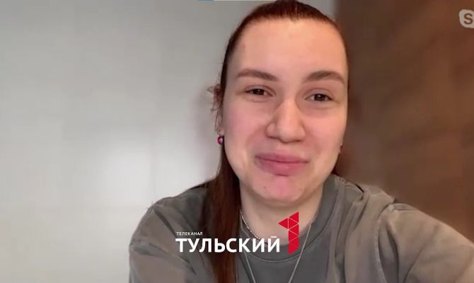 "Могла провисеть еще": мать рекордсменки России вспомнила, как дочь начала летать на волосах