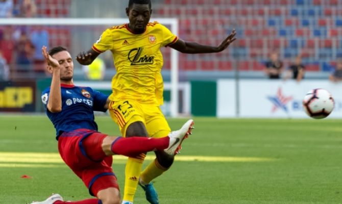 В Туле стартовал матч "Арсенал - ЦСКА"