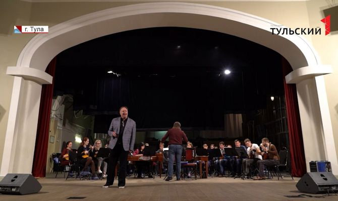 От русских народных песен до итальянских арий: в Туле выступит «ультралирический» тенор из Москвы