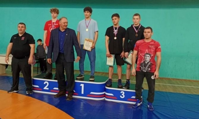 Туляки завоевали медали на чемпионате по греко-римской борьбе