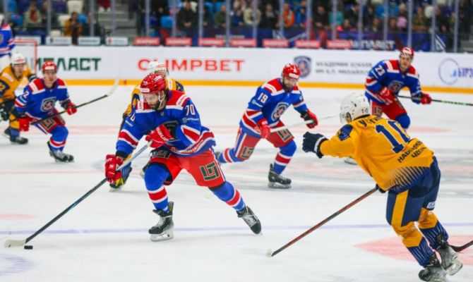 Тульские хоккеисты проиграли "Челнам" со счетом 2:6