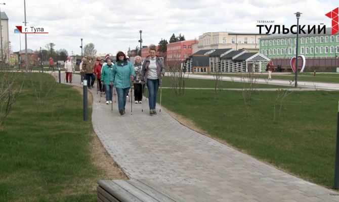 «Тульское долголетие»: пенсионеров приглашают на бесплатные тренировки в клуб северной ходьбы