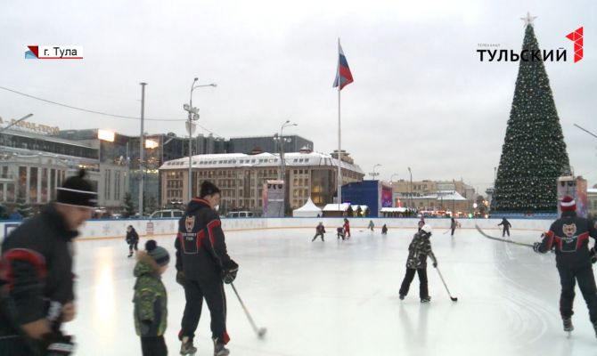 Опытные хоккеисты провели мастер-класс для юных туляков на Губернском катке