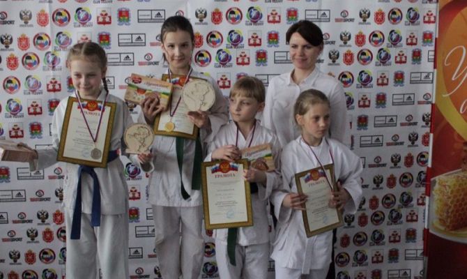 В Киреевске соревновались юные каратисты