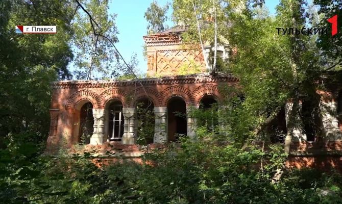 В Плавске разрушается уникальный по своей архитектуре Всехсвятский храм XIX века