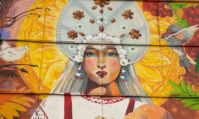 В Веневе появился мурал с изображением женщины с ребенком