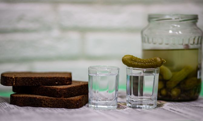 В Узловой два рецидивиста потратили с карты пенсионера 165 тысяч рублей на алкоголь и закуску