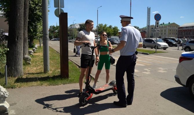 За что в Тульской области могут оштрафовать водителей электросамокатов
