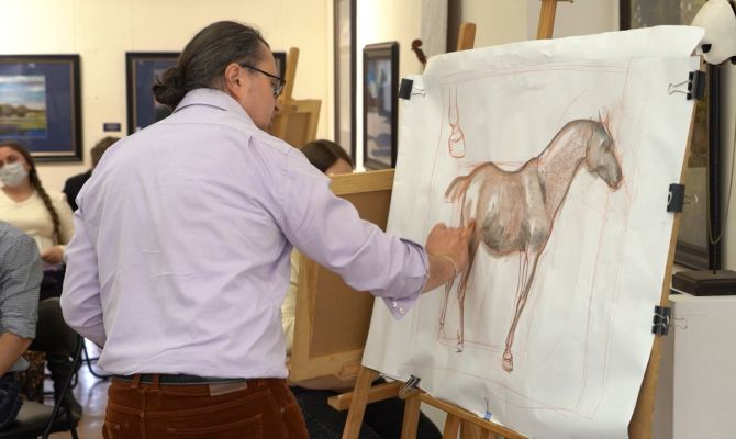 Тульский художник провел для школьников мастер-класс по рисованию животных