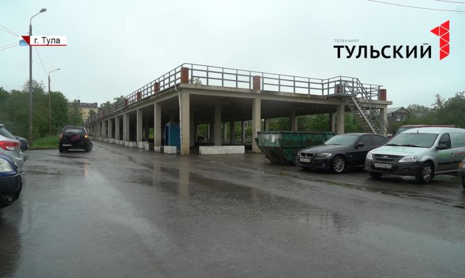 В Туле застройщик после сдачи домов продал территорию с парковкой