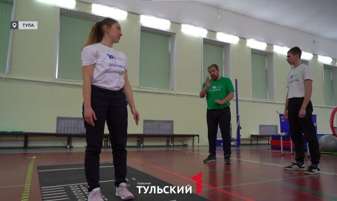 Слабослышащий туляк стал тренером по футболу для особенных детей