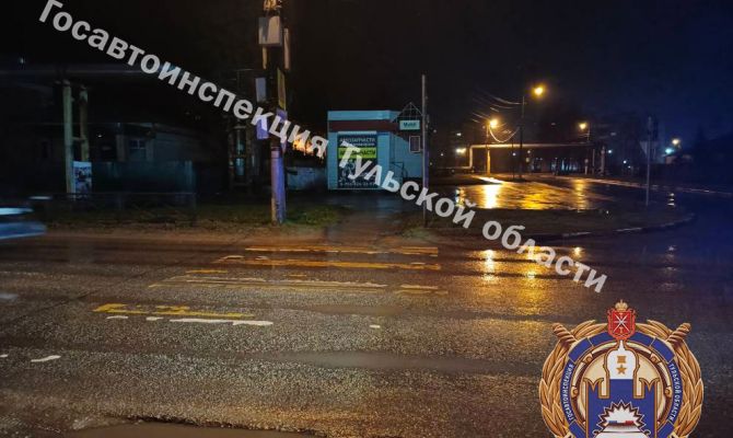 В Новомосковске 38-летняя женщина попала под колеса иномарки