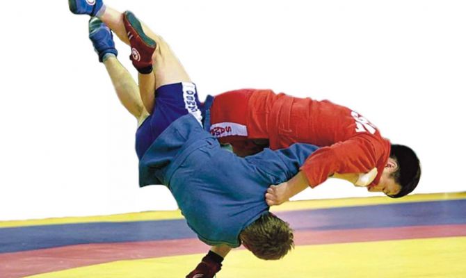 В Туле прошло первенство по самбо