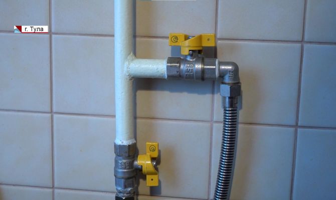 Туляк запустил воду в газовую магистраль 