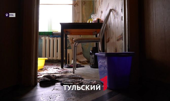 Из-за снега и дыр в крыше на улице Седова в морозы затопило многоэтажку