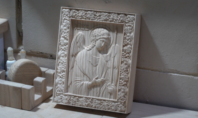 Тулячка возродила метод создания икон времен Средневековья