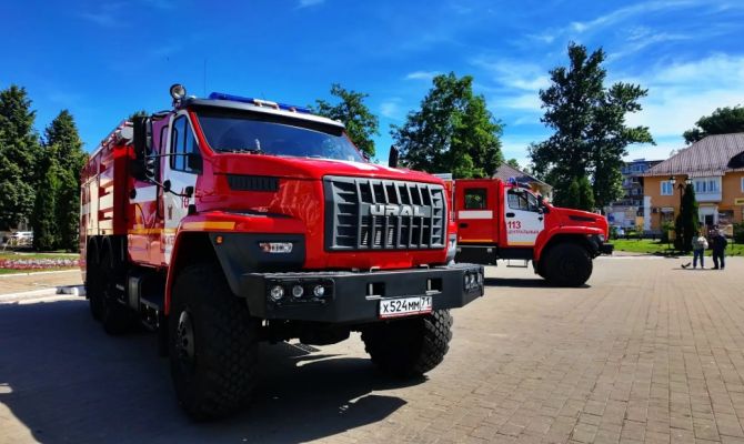 Суворовский район получил два новых пожарных автомобиля