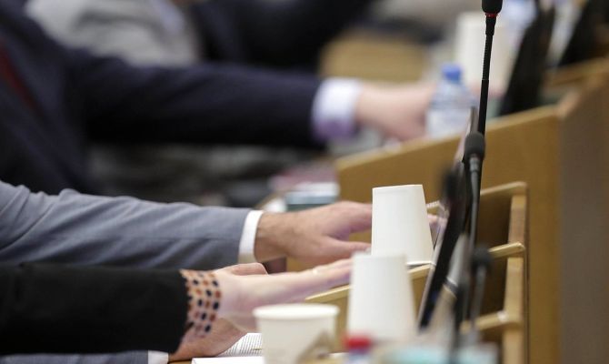 Мандат умершего депутата Госдумы от Тульской области Николая Петрунина предадут Андрею Парфенову