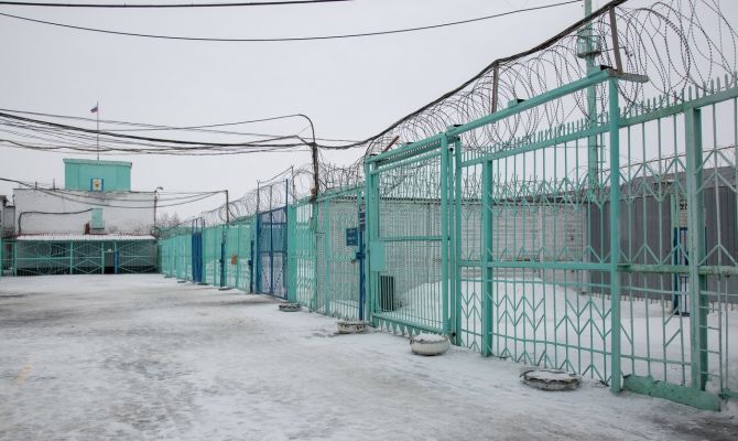 Туляк залез в квартиру к знакомому и ударил его лопатой по лицу