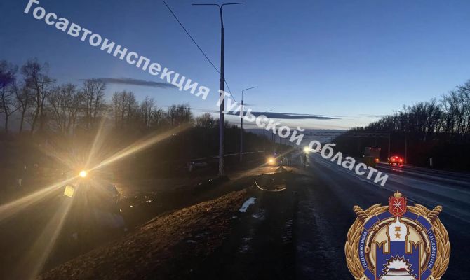 Под Тулой «Рено» вылетел в кювет и перевернулся