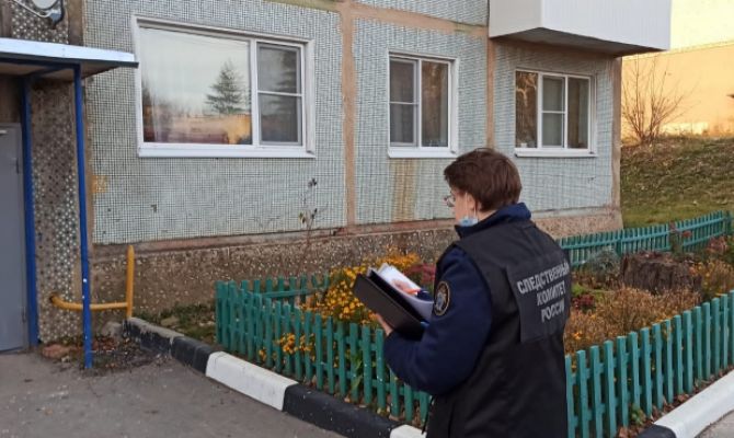 В Дубне в квартире обнаружили окровавленное тело женщины