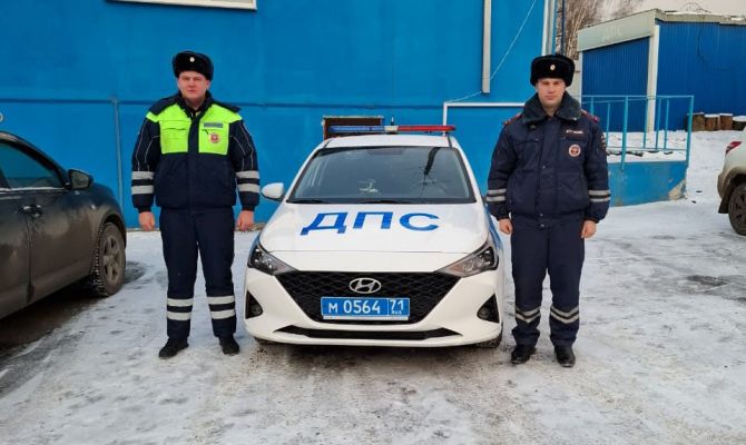 В Туле инспекторы ДПС помогли беременной женщине добраться до больницы