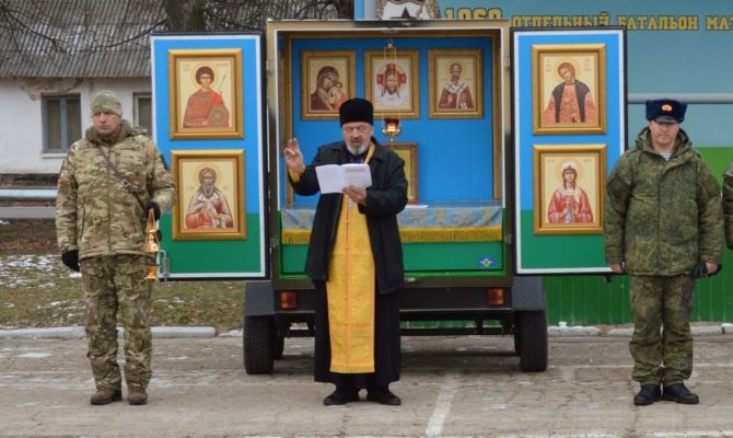 Тульским десантникам в зону СВО передали передвижной храм