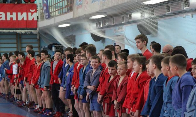 Более 300 спортсменов приехали на турнир по самбо в Туле