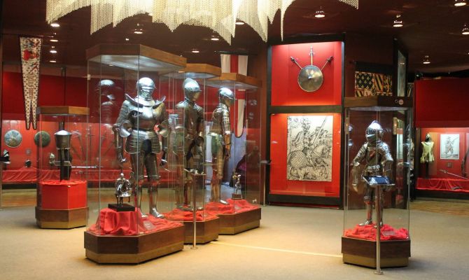 Туляков приглашают бесплатно посетить выставку в музее оружия