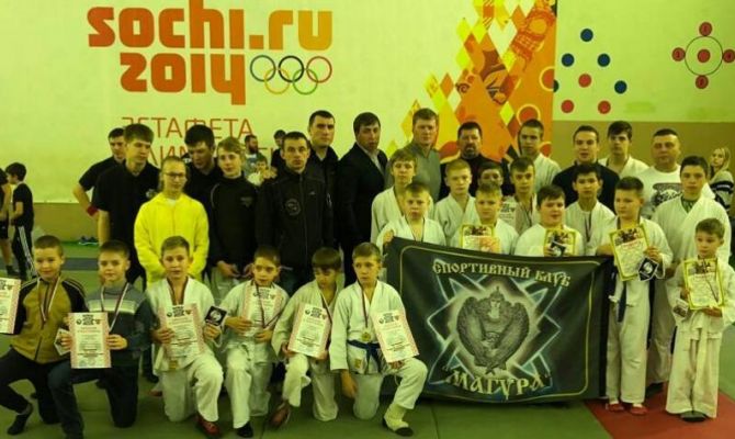 «Русский витязь» посетил «православный» турнир по рукопашному бою в Щекине