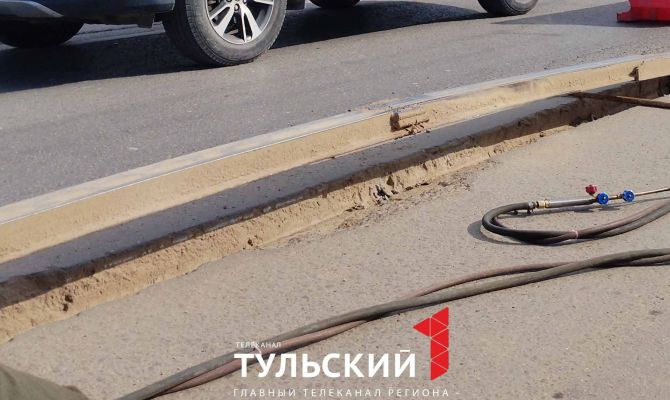 В Туле из-за жары на Пролетарском мосту снова выгнуло рельсы