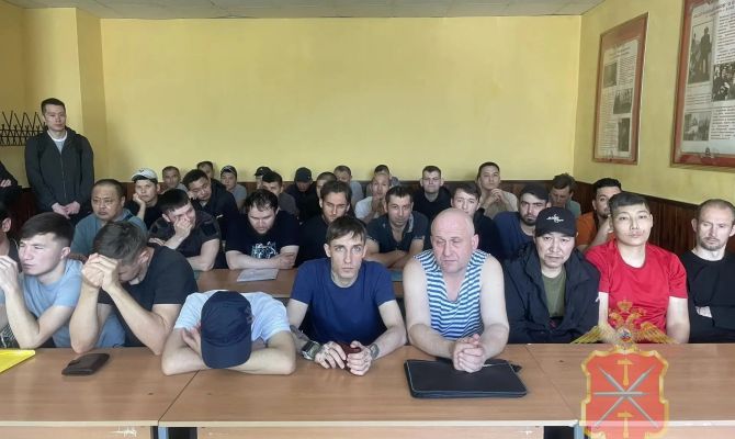 Новомосковская полиция задержала более 60 нелегальных мигрантов
