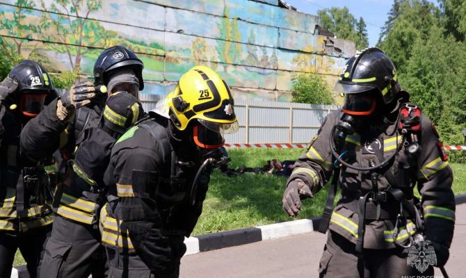 Новомосковские спасатели вошли в топ-10 лучших газодымозащитников ЦФО 