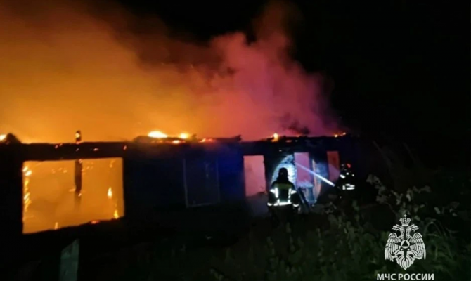В Новомосковске мужчина погиб при пожаре в частном доме