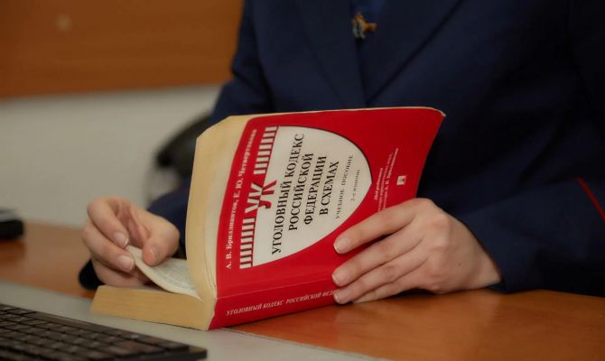 Туляка обвинили в демонстрации экстремистской символики в бассейне