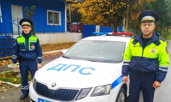 Тульские инспекторы ГИБДД помогли беременной женщине попасть в больницу