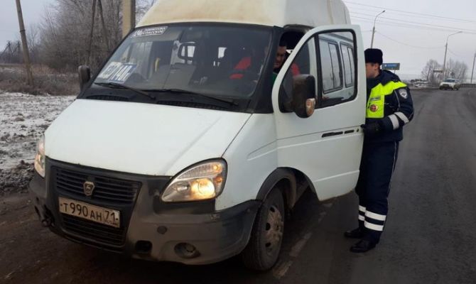 Операция «Автобус»: в Новомосковске задержали 7 нарушителей правил пассажирских перевозок