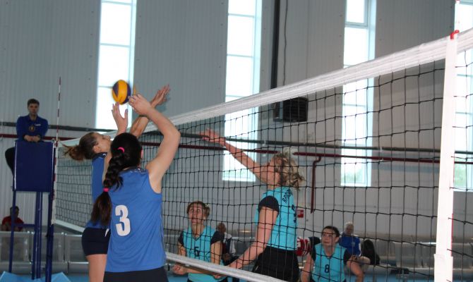 Тульские ветераны волейбола выиграли все встречи турнира