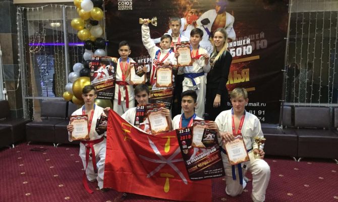 На орловском турнире по рукопашному бою Тульская область завоевала более 30 медалей