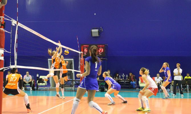 Тульские волейболистки взяли бронзу на международном турнире «Ленинградская осень»