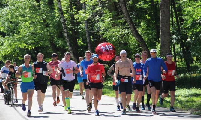 Как туляки бежали полумарафон: фоторепортаж