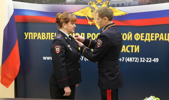 Глава МВД России наградил тулячку за спасение человека из горящего дома