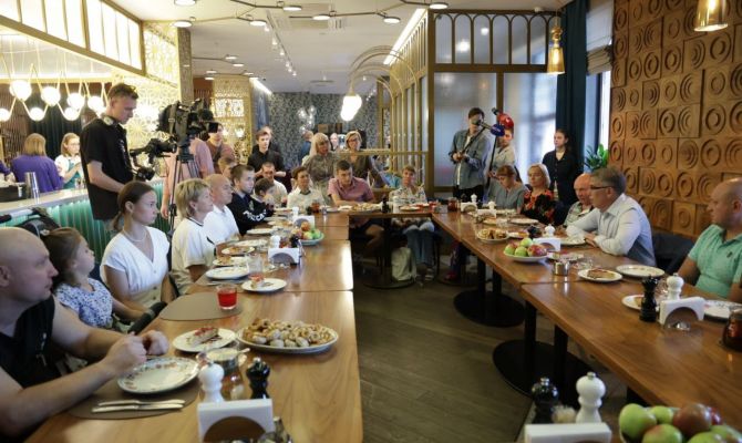 Дмитрий Миляев встретился с участниками инклюзивного туристического маршрута