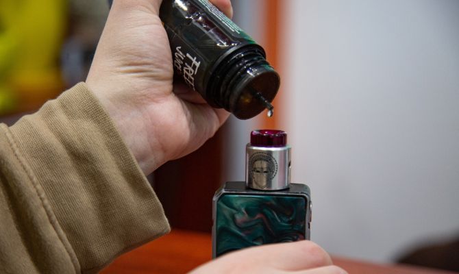 В тульском "Vape House" продавали просроченную жидкость для вейпов