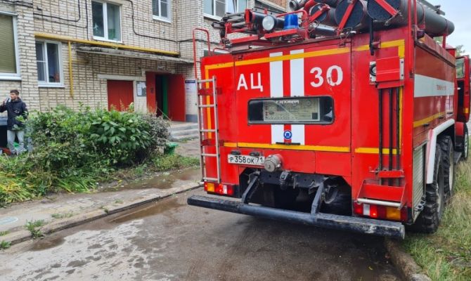 Из горящего дома в Узловой эвакуировали 13 человек