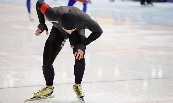 Туляк Даниил Базоров привез бронзу с первенства России по конькобежному спорту